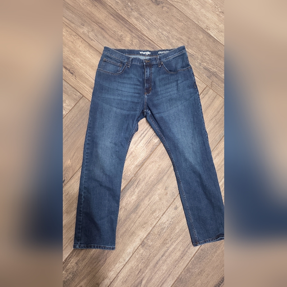 Wrangler Men's Deep Blue Straight Jeans